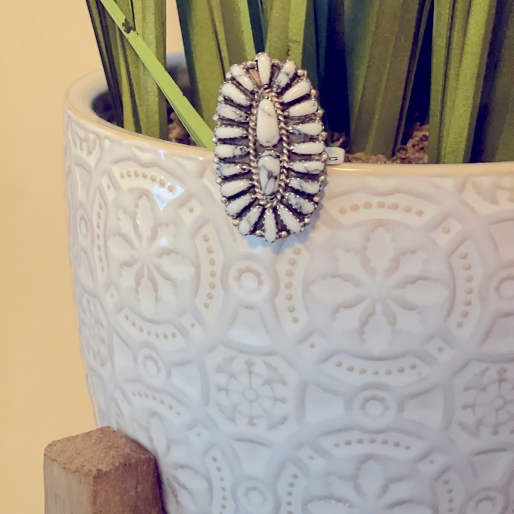 Navajo handmade white Buffalo ring 🖤🤍